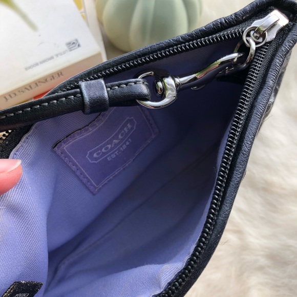 COACH WRISTLET/WALLET !! Very cute !! - Picture 3 of 4